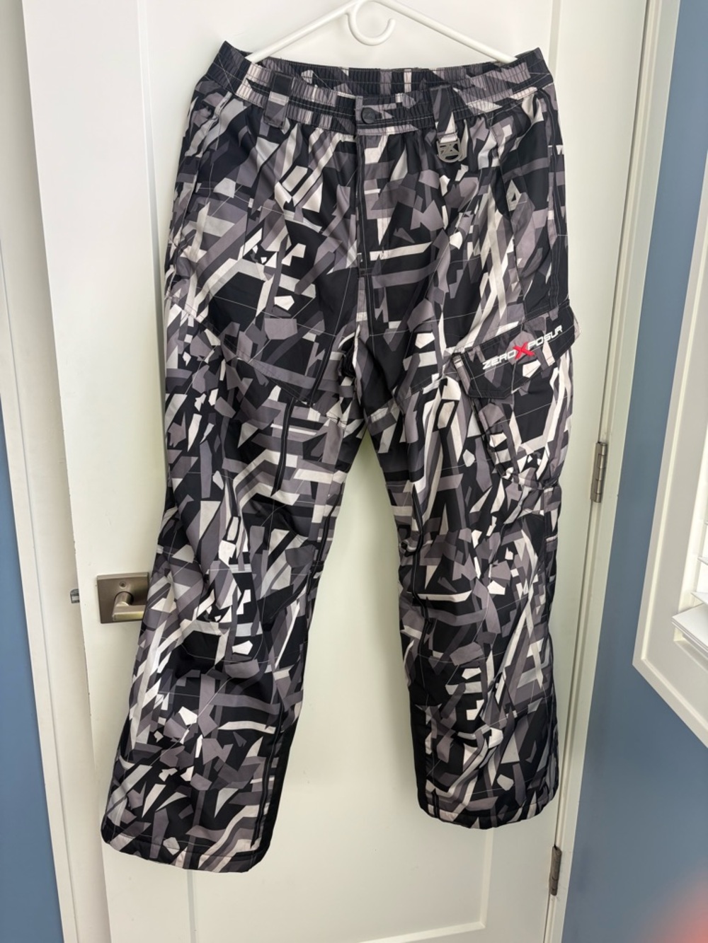 ZEROEXPOSUR | Black White and Gray Snow Pants | Kids Size XL 18-20